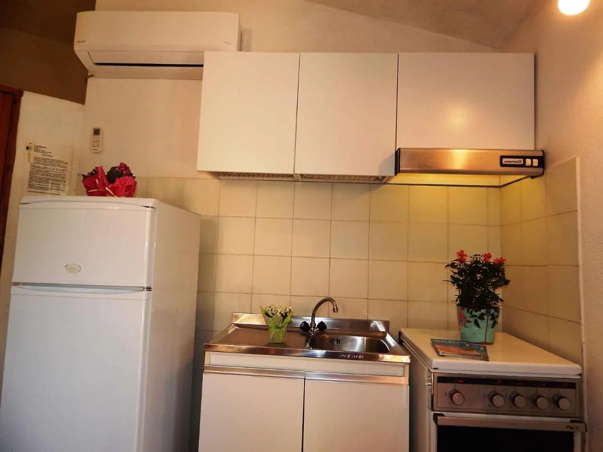 Apartments In Porto Istana 23142