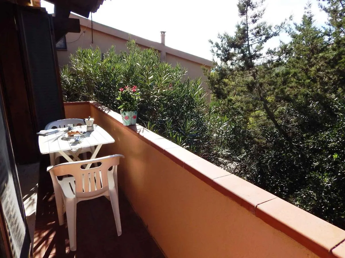 Apartments In Porto Istana 23142