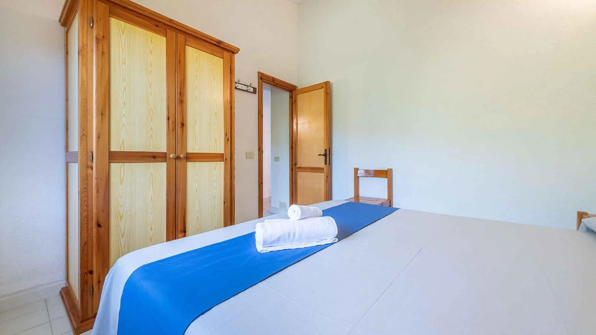 Apartments In Porto Istana 23142