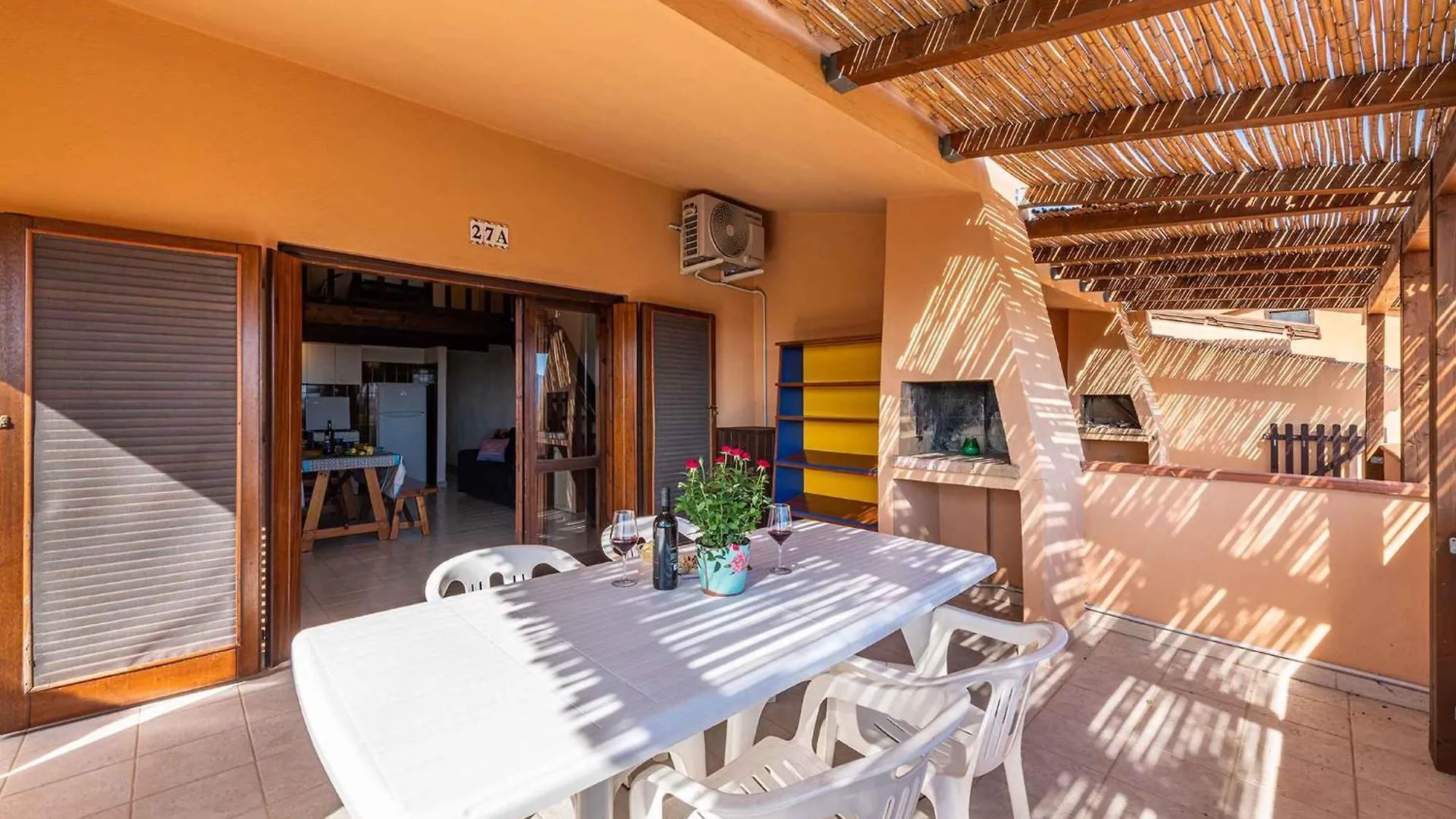 Apartments In Porto Istana 23142